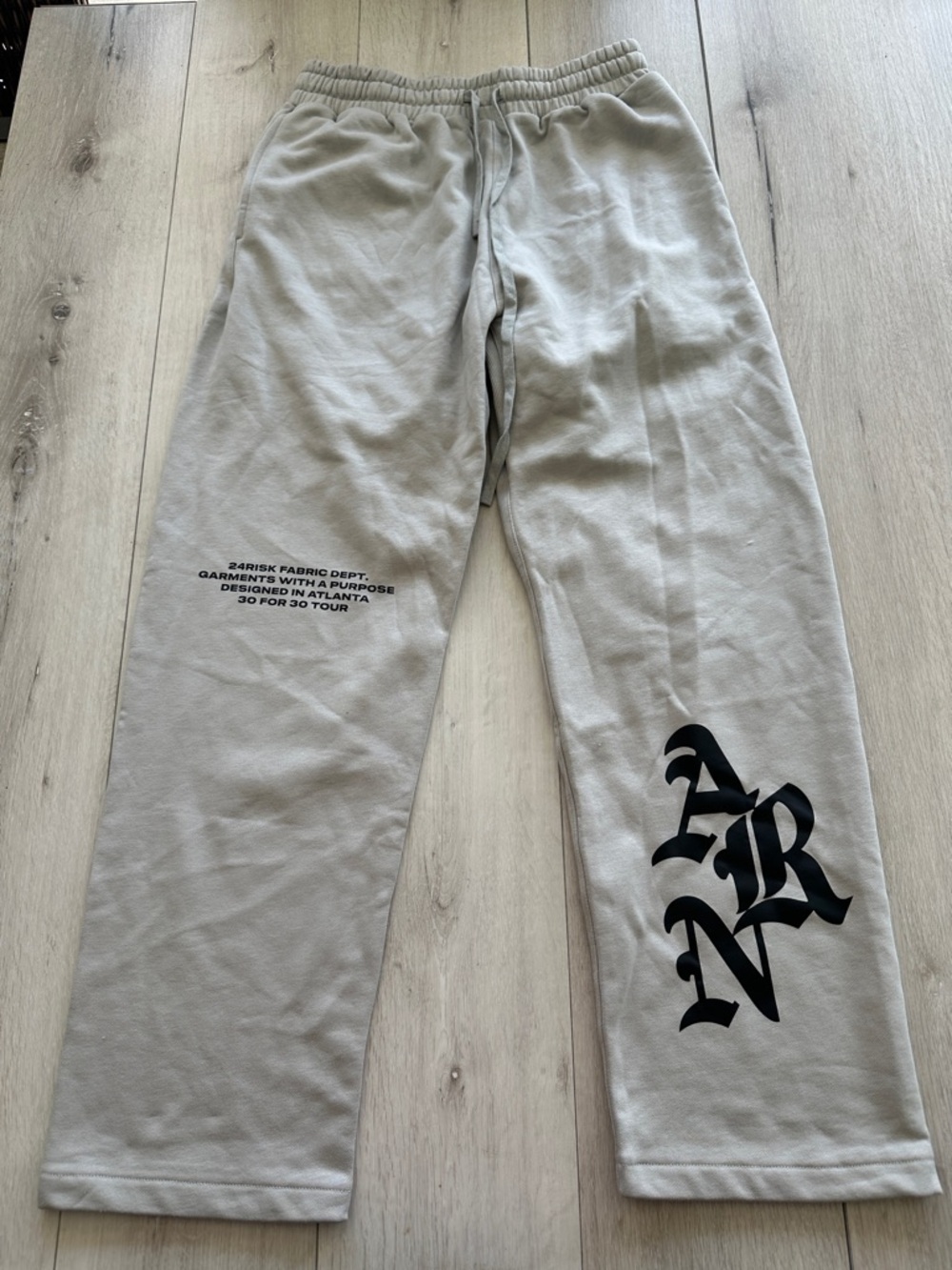 24Risk Clothing & Fabric Dept. “A Rich Nobody” Sweatpants Gray L  NWOT